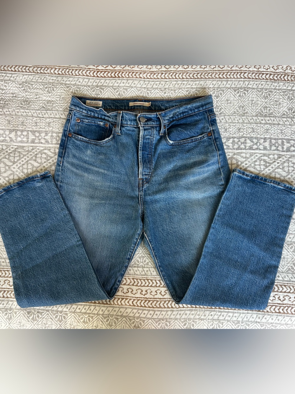 Levi’s Women's Wedgie Straight-Leg High-Rise Cropped Distressed Jeans Sz 30